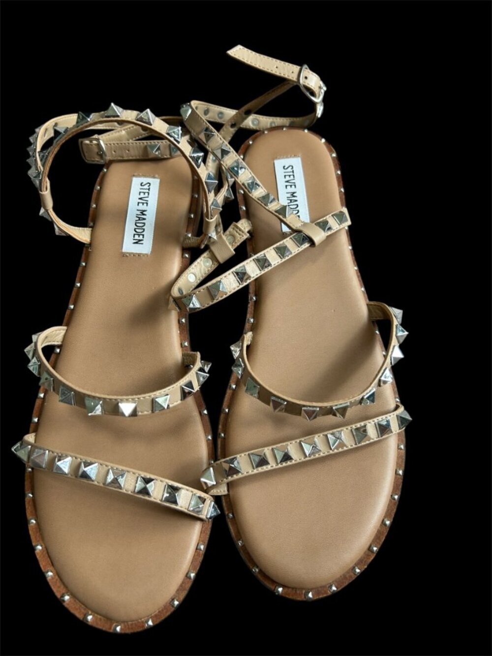 Steve Madden Travel Beige and Silver Studded Flat Sandals Size 9 EUC - Picture 2 of 3